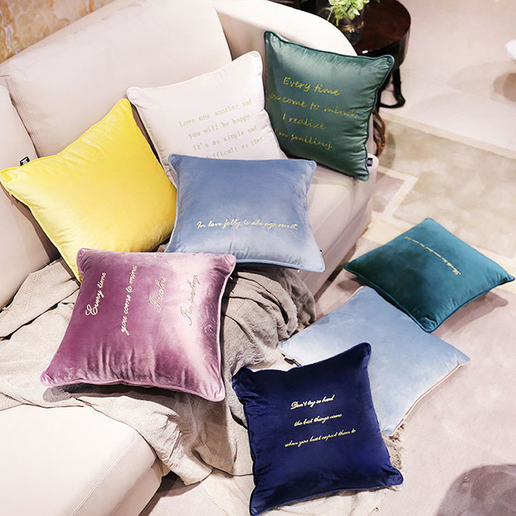 Fitur saka bantal case bantal valentine