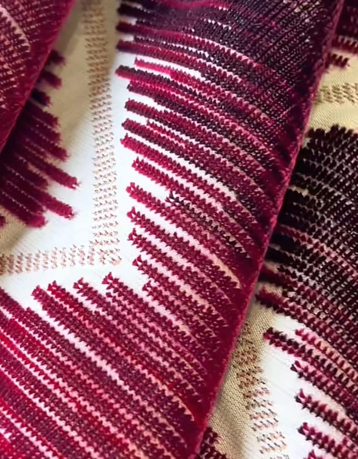 JBL Kualitas Tinggi Jacqurard Beludru Kain Fashion Koleksi Baru Garis Interlaced Pola Morden Gaya Jacquard Beludru untuk Sofa